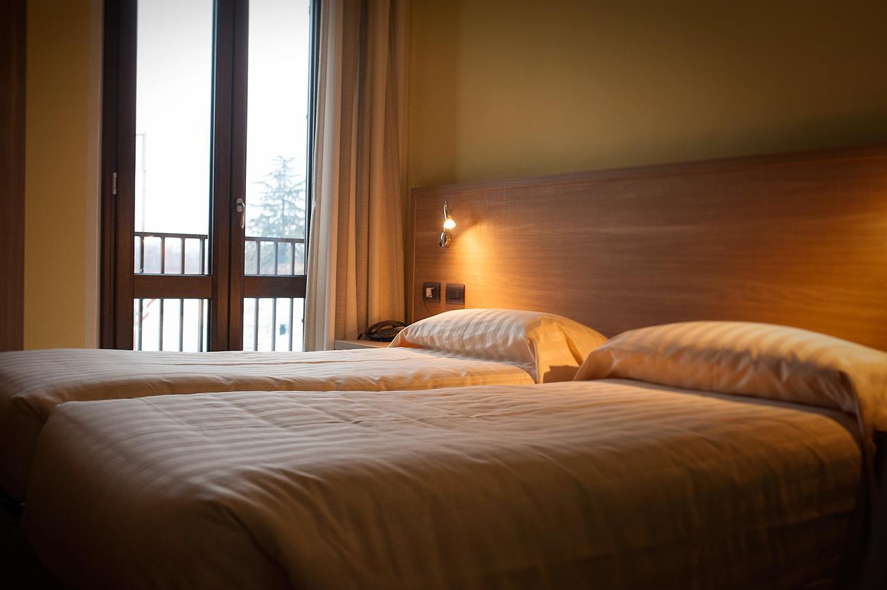 Hotel Ristorante Piccadilly Santhià Zewnętrze zdjęcie