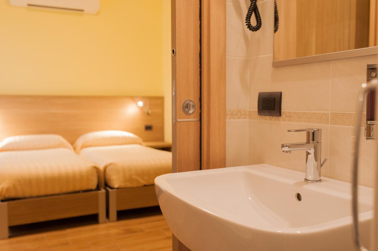Hotel Ristorante Piccadilly Santhià Zewnętrze zdjęcie