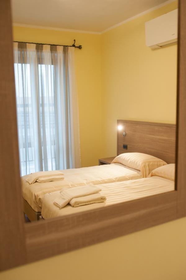 Hotel Ristorante Piccadilly Santhià Zewnętrze zdjęcie
